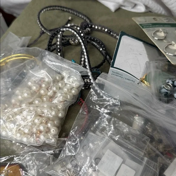 Craft Scrap Junk Jewelry Lot DIY Over 4 pounds - Picture 7 of 9